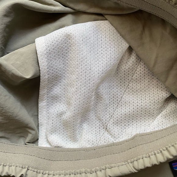 Patagonia Women's olive Baggies - Picture 4 of 6